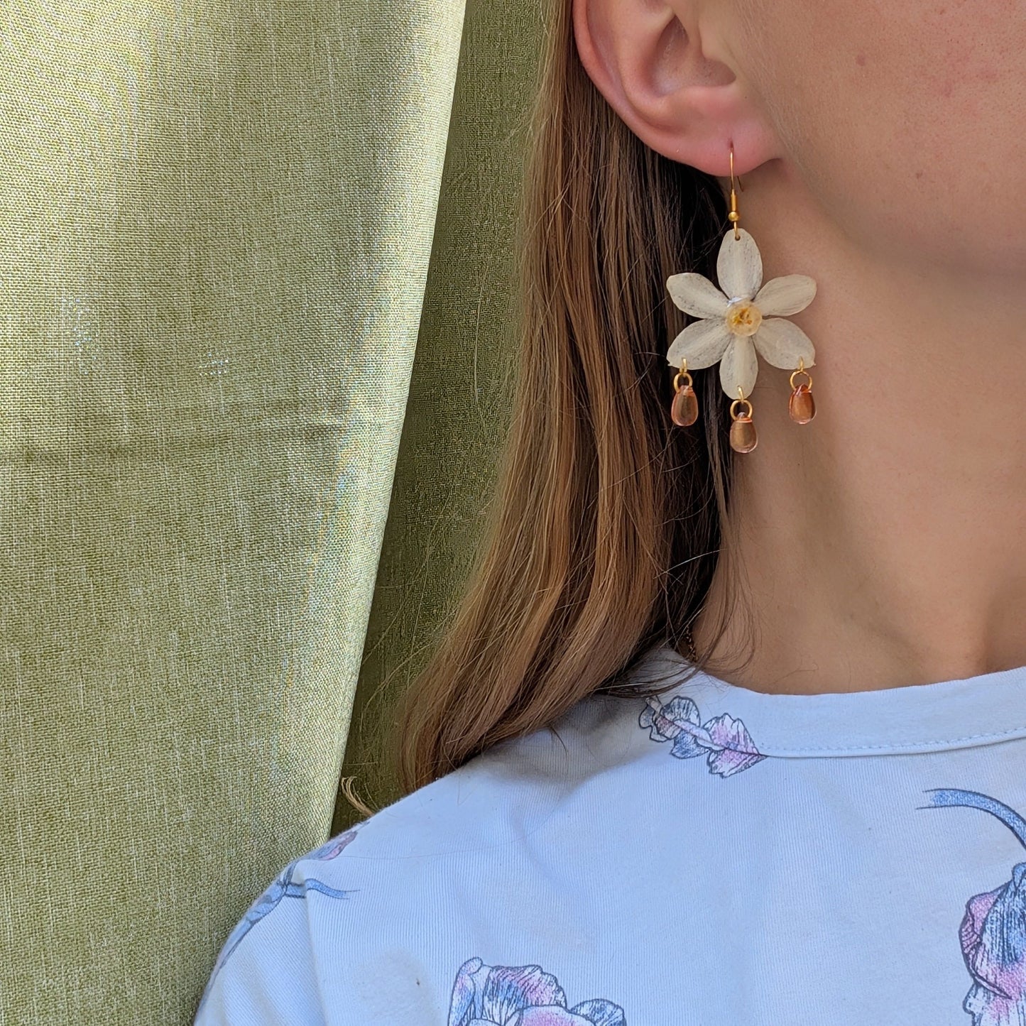Golden Daisies – Real Flower Dangle Earrings with Amber Drops