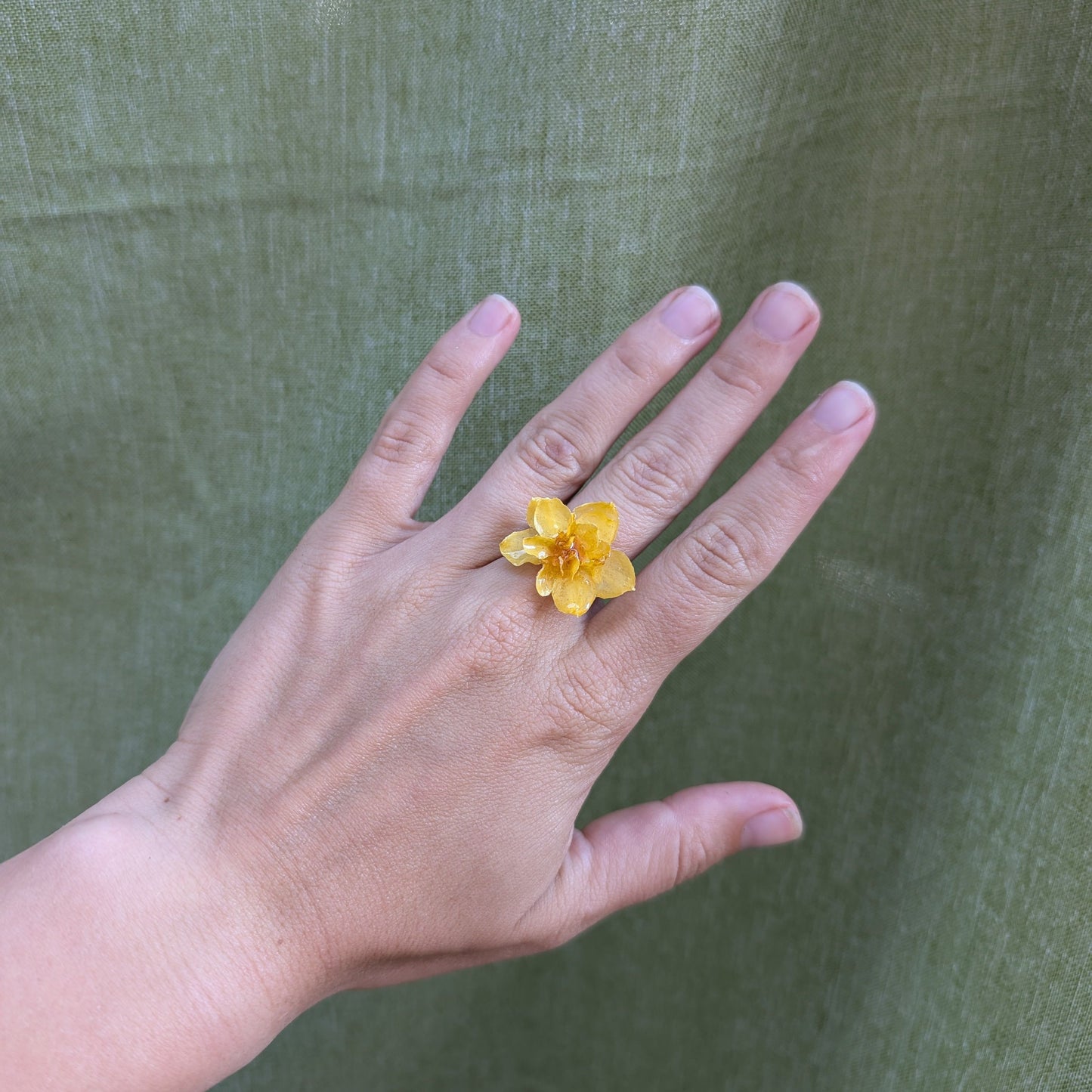 Daffodil Ring