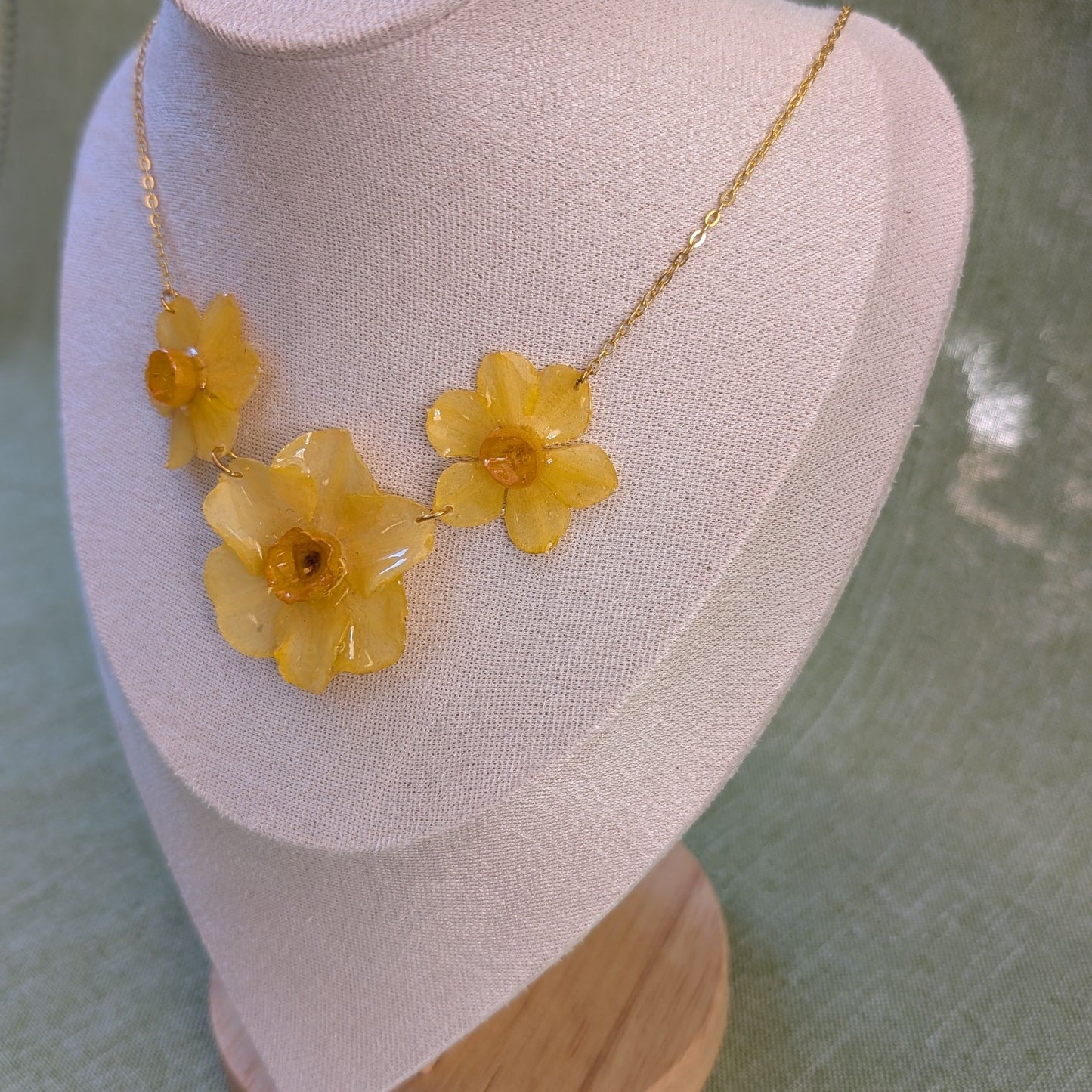 Daffodil Trio Necklace