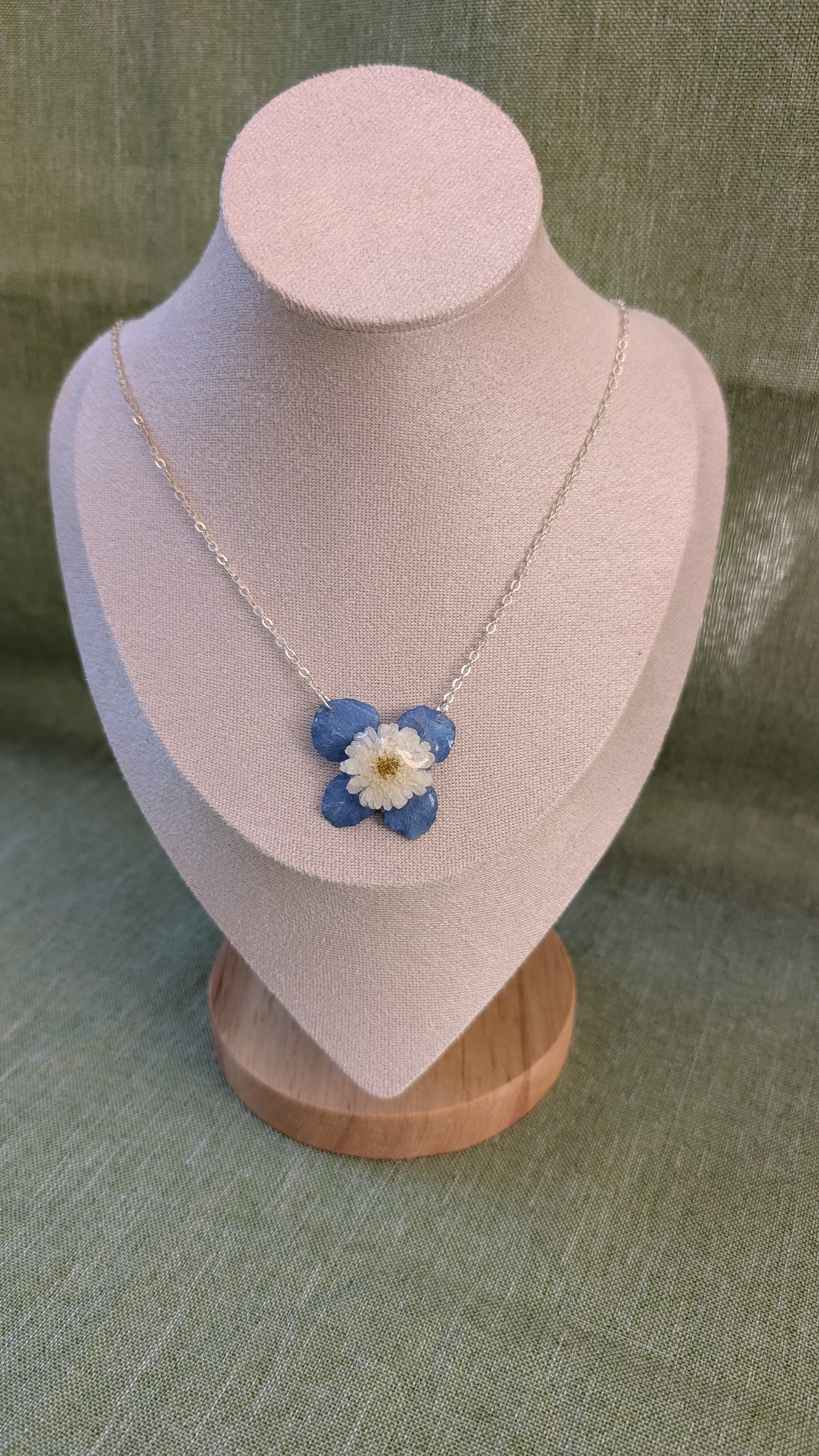 Blue Hydrangea & Daisy Bloom Necklace
