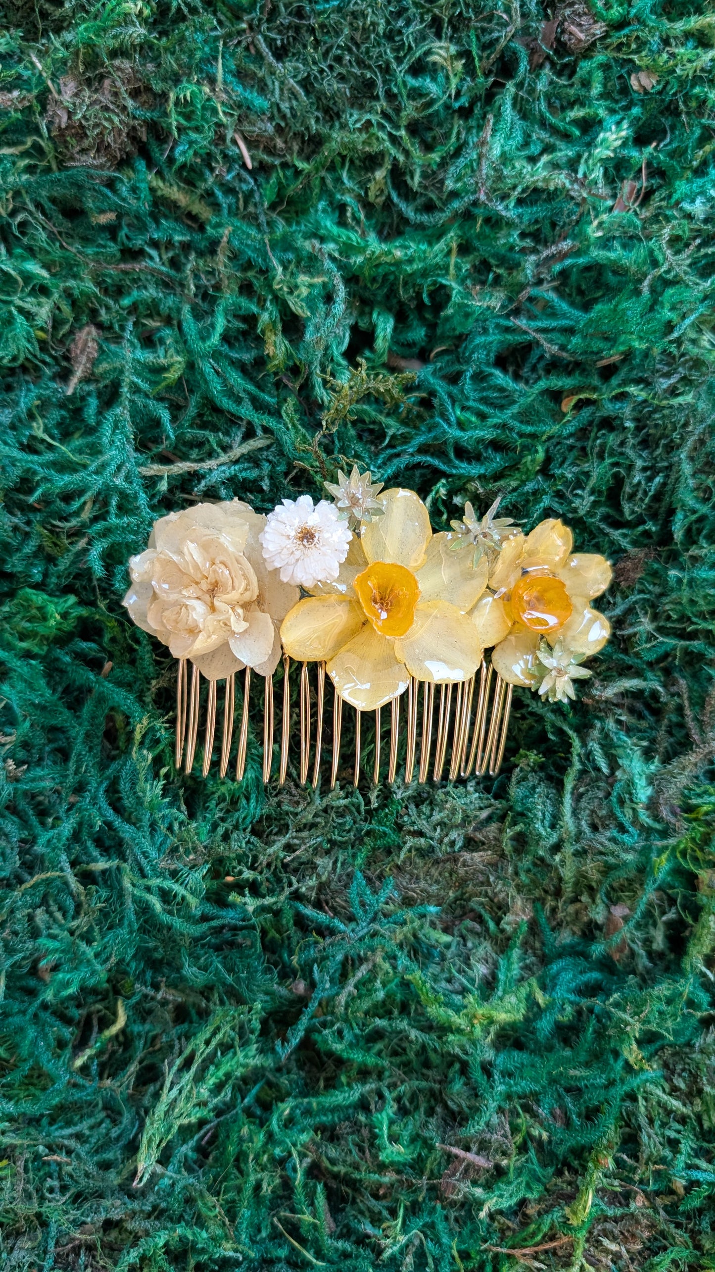Daffodil's Sunshine Hair Comb