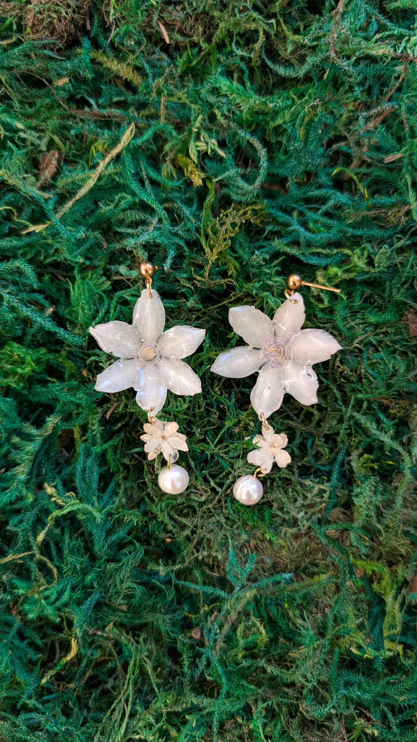 White Dream Pearl Drop Earrings