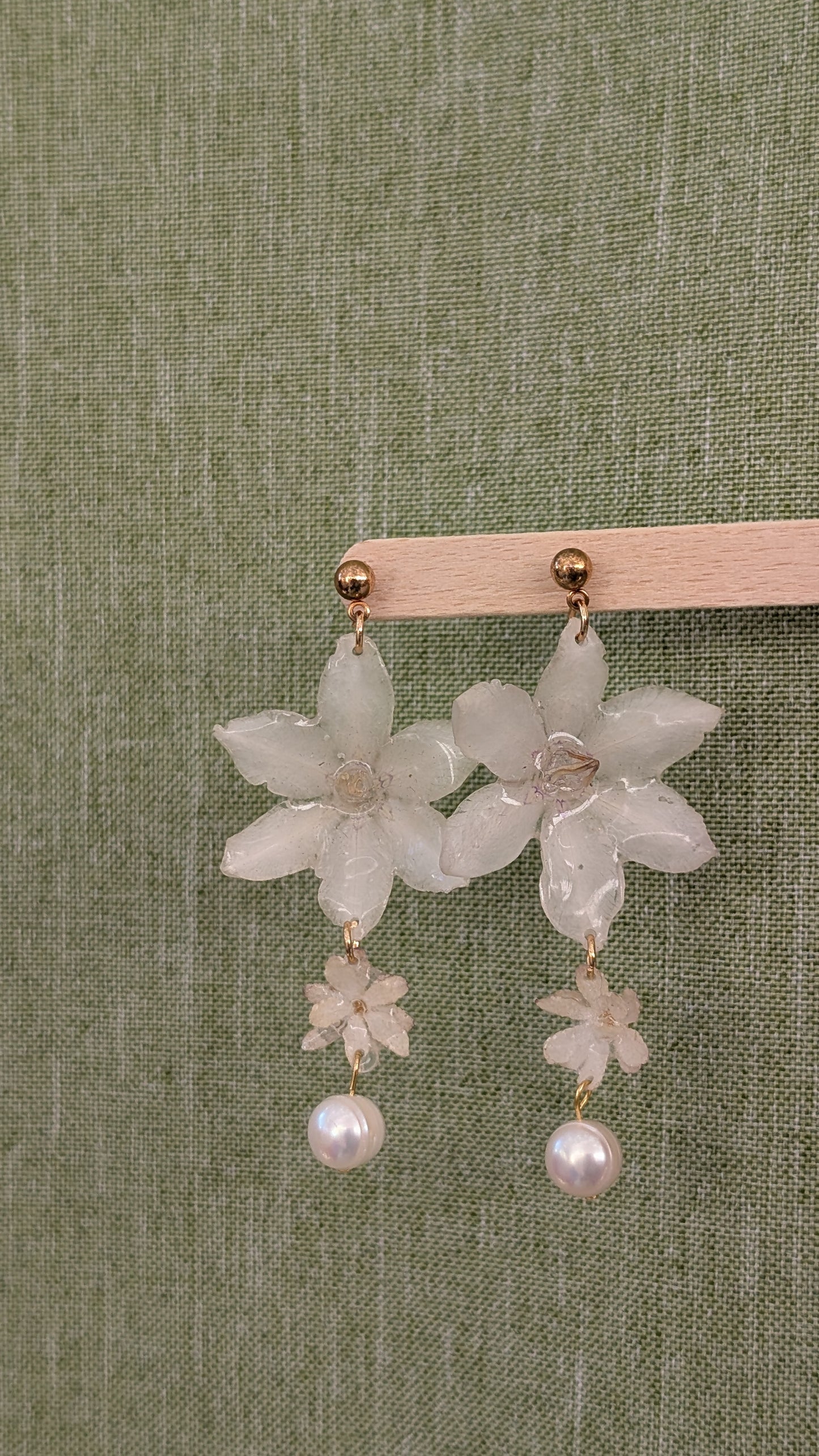 White Dream Pearl Drop Earrings