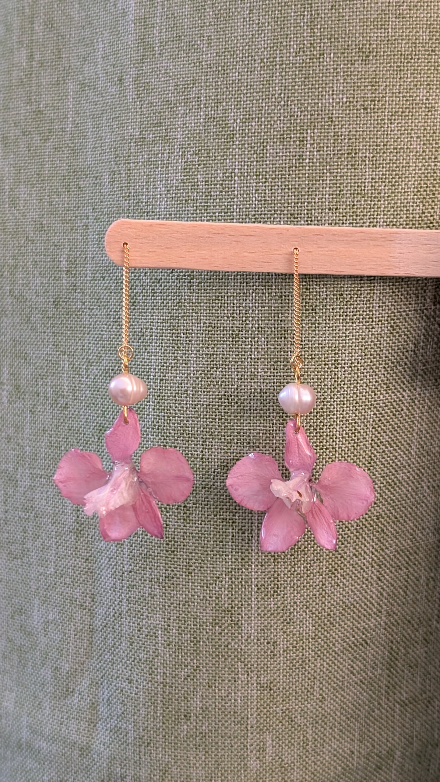 Hydrangea Pearl Threader Earrings