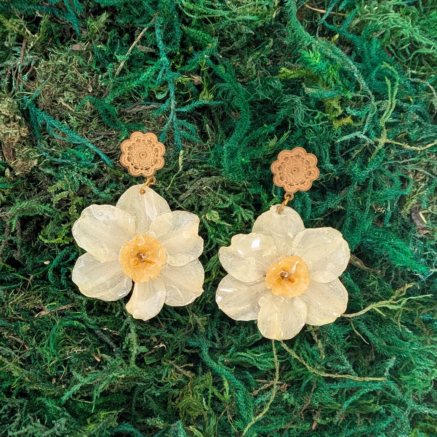 Golden Heart Daffodil Earrings