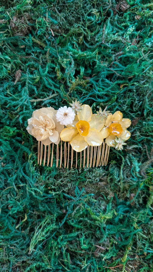 Daffodil's Sunshine Hair Comb
