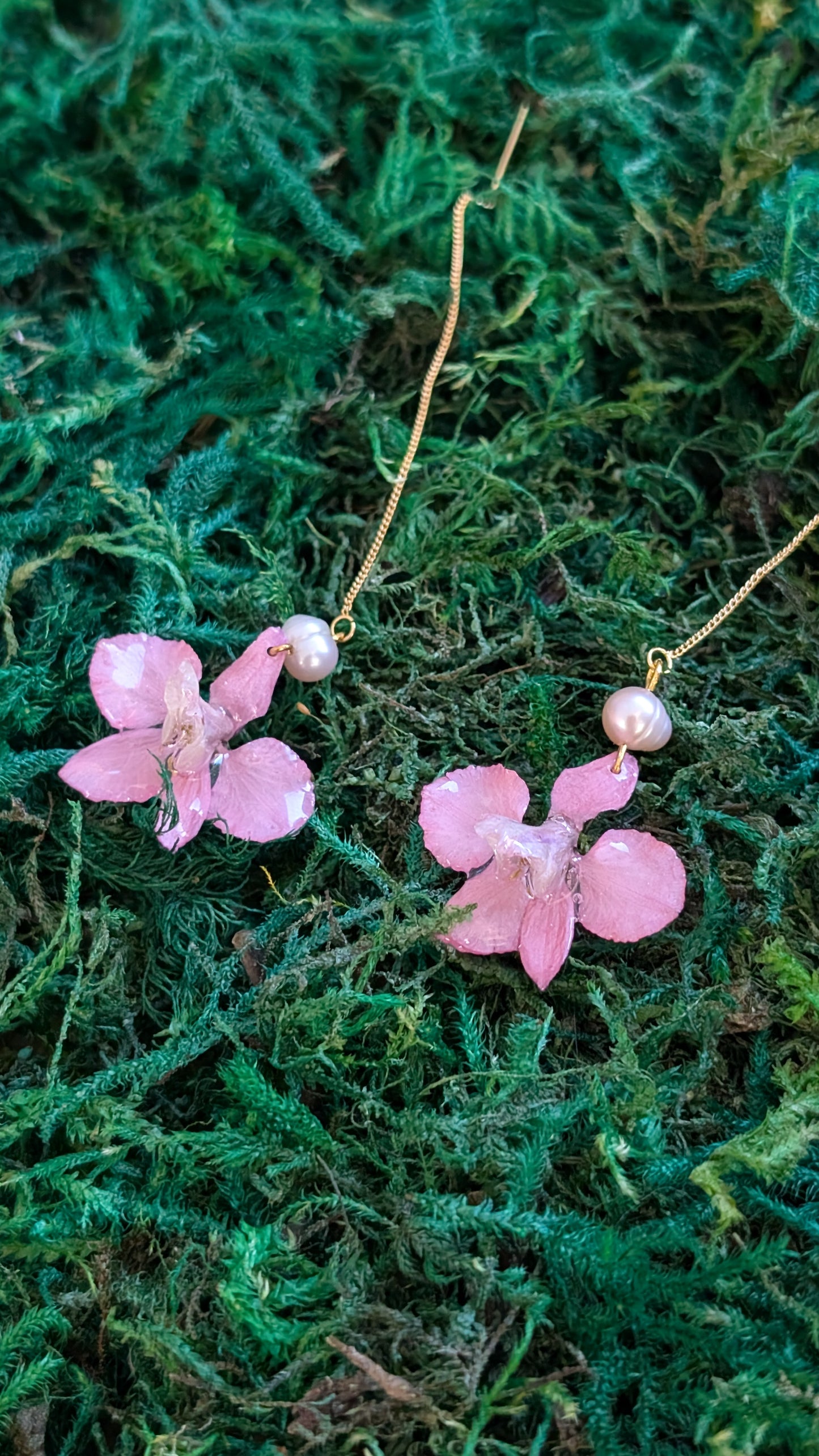 Hydrangea Pearl Threader Earrings