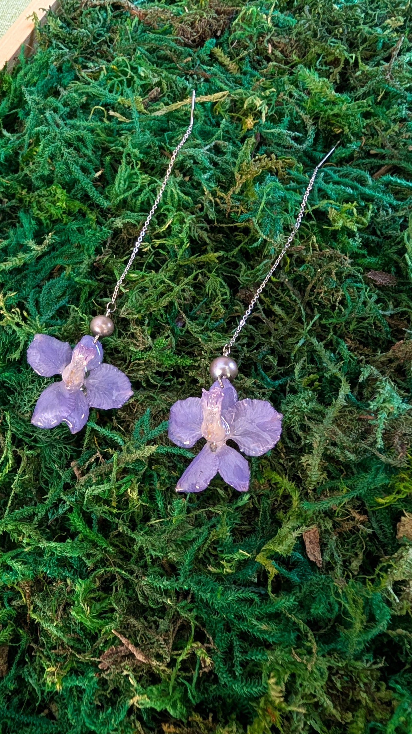 Hydrangea Pearl Threader Earrings